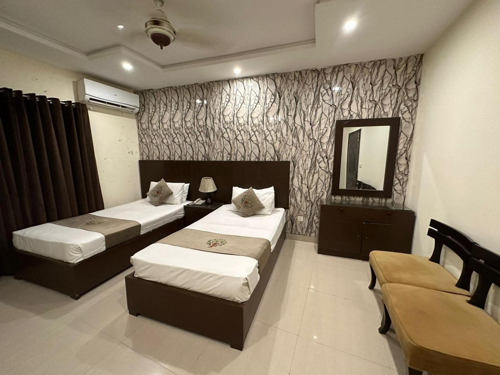 Hotel Green Fort Gulberg Lahore Eksteriør bilde